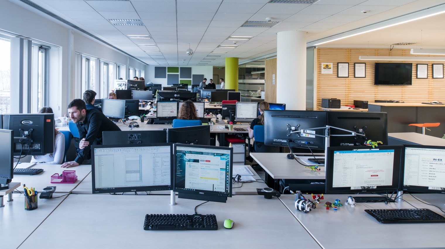 Visiting STUDIO IN-EX Zrt’s new office interior, completed in 2016